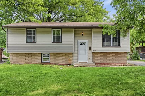 419 E Maple Dr, Glenwood, IL 60425