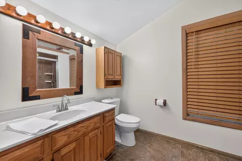Bath - 30 W722 Smith Rd, Wayne, IL 60184 photo 1 of 7