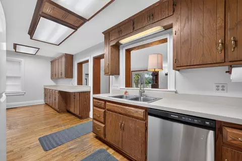 Kitchen - 30 W722 Smith Rd, Wayne, IL 60184 photo 1 of 4