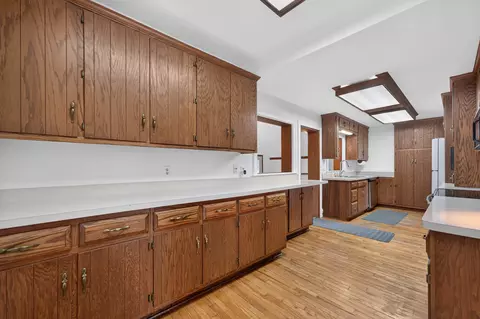 Kitchen - 30 W722 Smith Rd, Wayne, IL 60184 photo 4 of 4