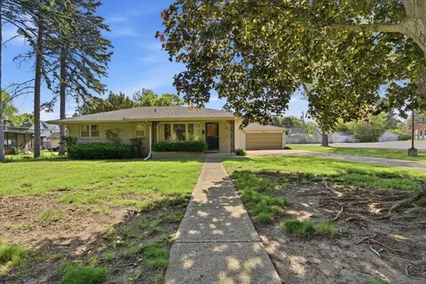 2903 Bethel Blvd, Zion, IL 60099
