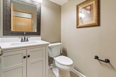 Bath - 1985 Rochelle Ct, Wheeling, IL 60090 photo 5 of 5