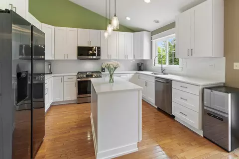Kitchen - 1985 Rochelle Ct, Wheeling, IL 60090 photo 3 of 3