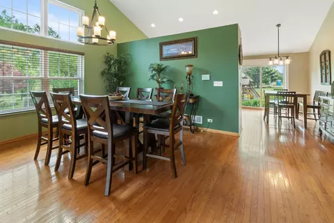 Dining - 1985 Rochelle Ct, Wheeling, IL 60090 photo 1 of 2