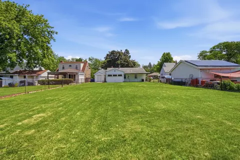 Exterior - 1522 N Hillside Ave, Berkeley, IL 60163 photo 5 of 6