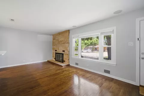 Living - 1522 N Hillside Ave, Berkeley, IL 60163 photo 1 of 5