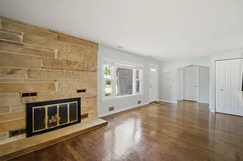 Living - 1522 N Hillside Ave, Berkeley, IL 60163 photo 4 of 5