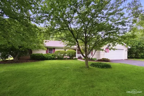 221 Elm St, Wheaton, IL 60189