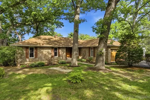 5148 Lincoln Ave, Lisle, IL 60532