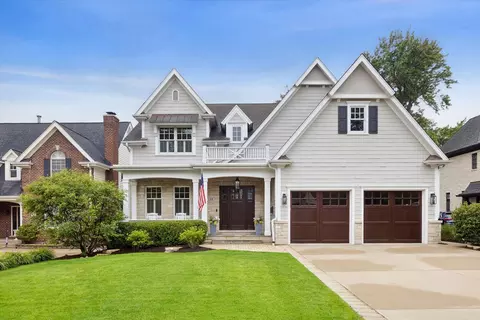 122 Arthur Ave, Clarendon Hills, IL 60514