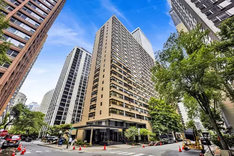 850 N Dewitt Pl #7K, Chicago, IL 60611