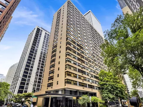 850 N Dewitt Pl #7K, Chicago, IL 60611