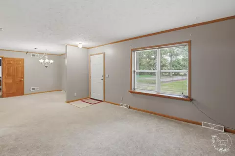 Living - 2701 E County Township Road 121, Sheldon, IL 60966 photo 1 of 4
