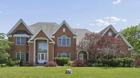 39571 Orchard Bluff Ln, Wadsworth, IL 60083