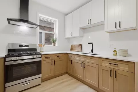 Kitchen - 6029 S Artesian Ave, Chicago, IL 60629 photo 3 of 5