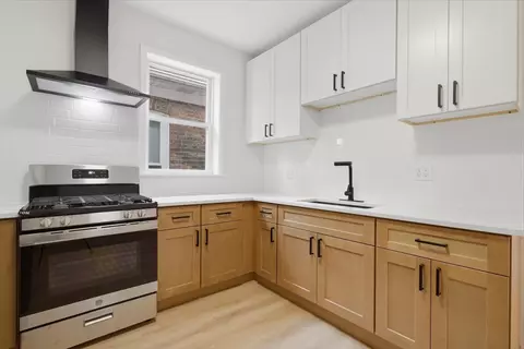 Kitchen - 6029 S Artesian Ave, Chicago, IL 60629 photo 4 of 5