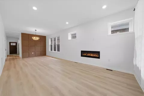 Living - 6029 S Artesian Ave, Chicago, IL 60629 photo 1 of 6