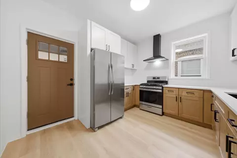 Kitchen - 6029 S Artesian Ave, Chicago, IL 60629 photo 1 of 5