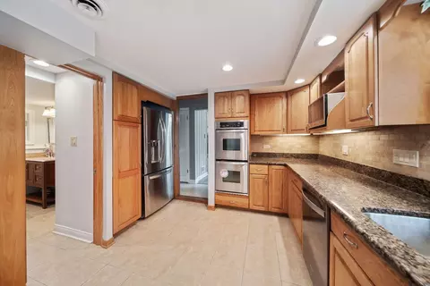 Kitchen - 1530 Central Ave, Deerfield, IL 60015 photo 2 of 4