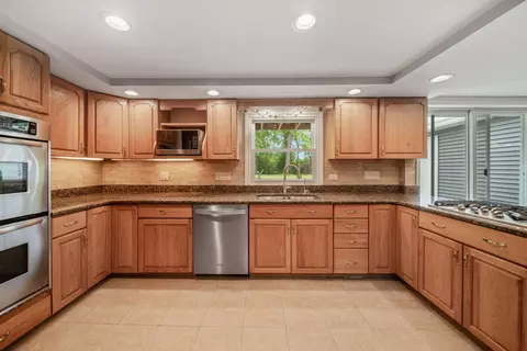 Kitchen - 1530 Central Ave, Deerfield, IL 60015 photo 1 of 4