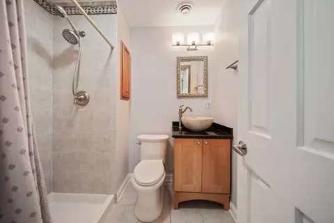 Bath - 1530 Central Ave, Deerfield, IL 60015 photo 3 of 3