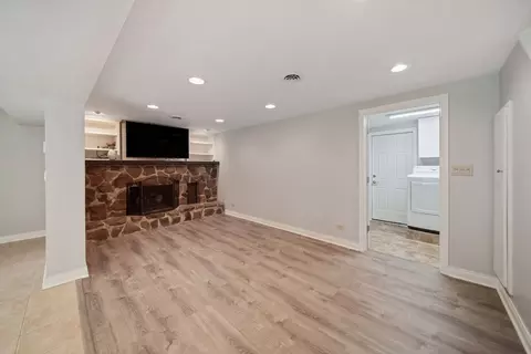 Living - 1530 Central Ave, Deerfield, IL 60015 photo 3 of 3