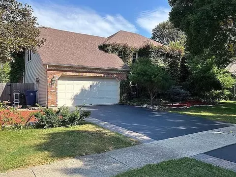 1369 Ginger Ln, Naperville, IL 60565
