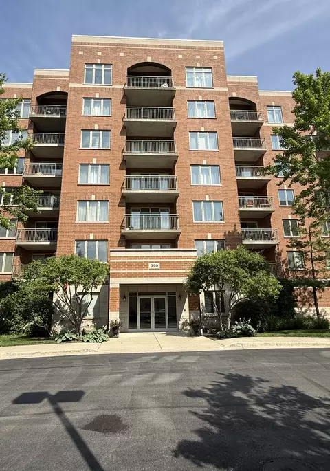 390 S Western Ave #402, Des Plaines, IL 60016