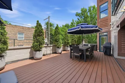 Exterior - Undisclosed, Chicago, IL 60657 photo 2 of 8
