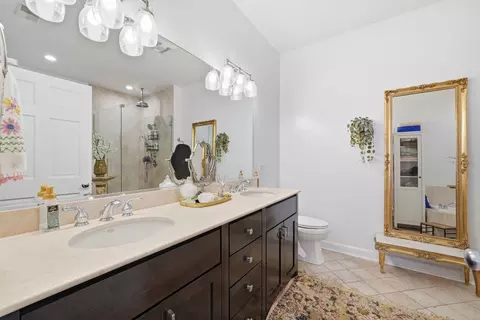 Bath - Undisclosed, Chicago, IL 60657 photo 2 of 3