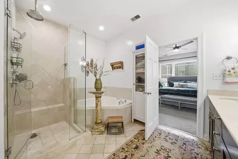 Bath - Undisclosed, Chicago, IL 60657 photo 3 of 3