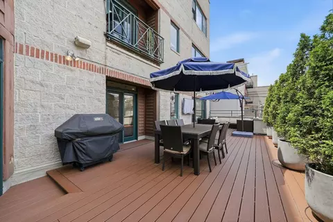 Exterior - Undisclosed, Chicago, IL 60657 photo 4 of 8