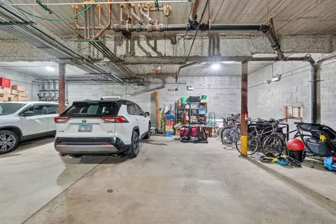 Exterior - Undisclosed, Chicago, IL 60657 photo 7 of 8