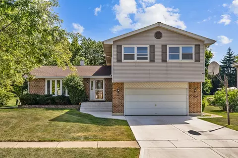 1727 Roosa Ln, Elk Grove Village, IL 60007