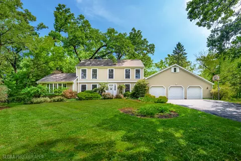 7108 Red Barn Rd, Crystal Lake, IL 60012