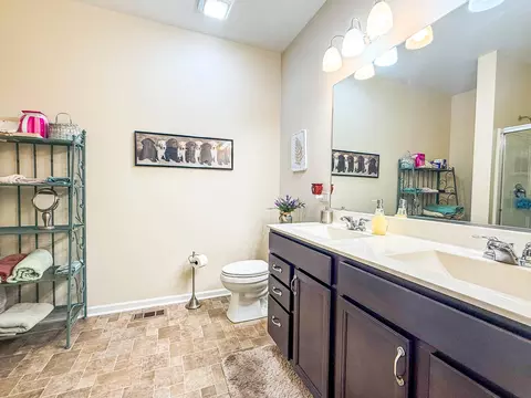 Bath - 1902 Doolin Ave, Mchenry, IL 60050 photo 1 of 3