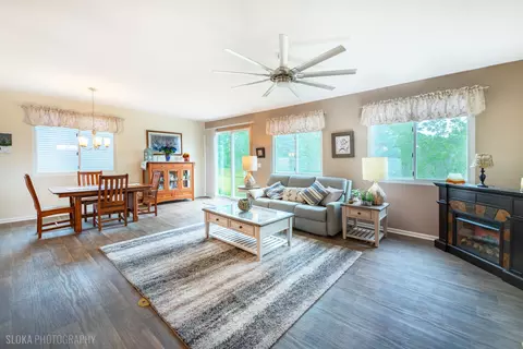 Living - 1902 Doolin Ave, Mchenry, IL 60050 photo 2 of 2