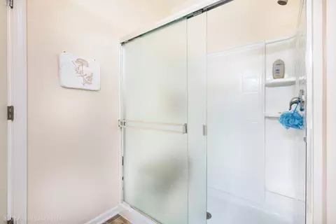 Bath - 1902 Doolin Ave, Mchenry, IL 60050 photo 2 of 3