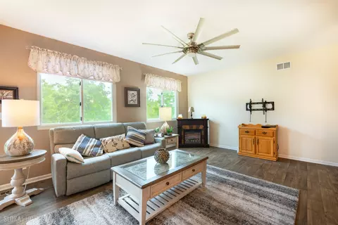 Living - 1902 Doolin Ave, Mchenry, IL 60050 photo 1 of 2