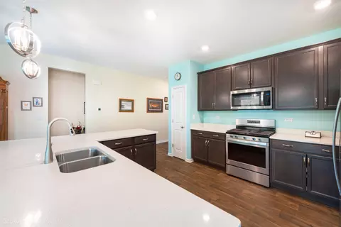Kitchen - 1902 Doolin Ave, Mchenry, IL 60050 photo 3 of 5