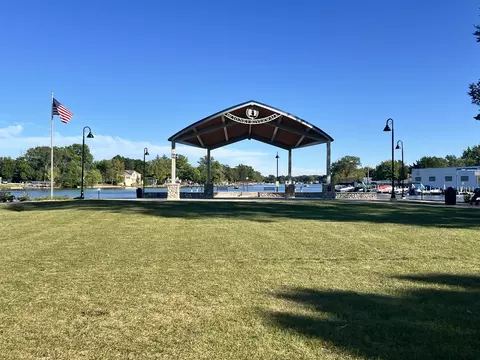 View/Area - 1902 Doolin Ave, Mchenry, IL 60050 photo 6 of 7
