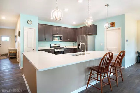 Kitchen - 1902 Doolin Ave, Mchenry, IL 60050 photo 1 of 5