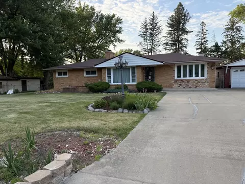 106 Superior Ave, Machesney Park, IL 61115