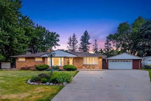 106 Superior Ave, Machesney Park, IL 61115