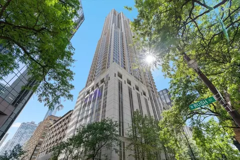 55 Erie St #1705, Chicago, IL 60611
