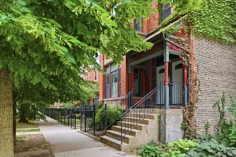 1516 N Mohawk St #3F, Chicago, IL 60610