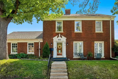 1605 N Jackson St, Waukegan, IL 60085
