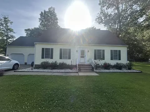 7 Hickory Ln, Metropolis, IL 62960