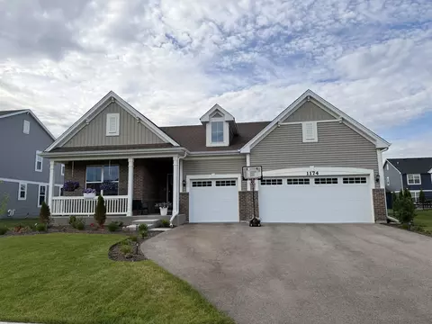 1174 Larswood Ln, Crystal Lake, IL 60012