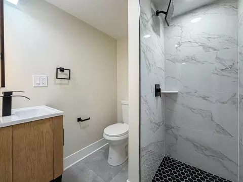 Bath - 2616 S 11th Ave, Broadview, IL 60155 photo 3 of 3